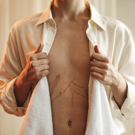 torse-nombril-serviette-flou