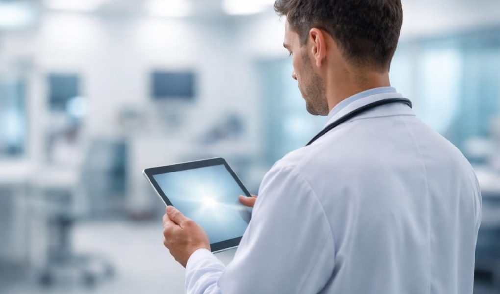medecin-tablette-soins-equipements